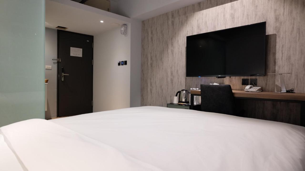 Doudian Ddinn Hotel Taichung Exteriör bild