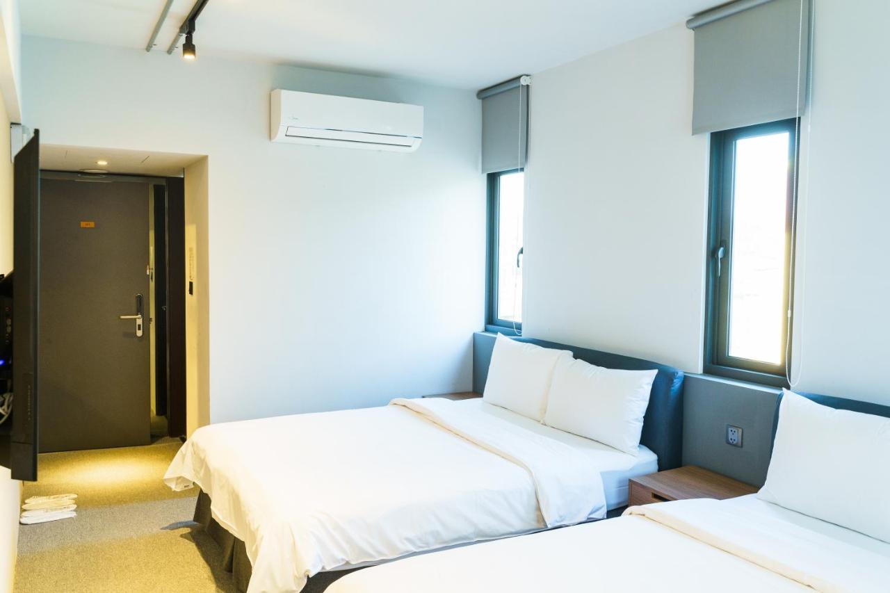 Doudian Ddinn Hotel Taichung Exteriör bild