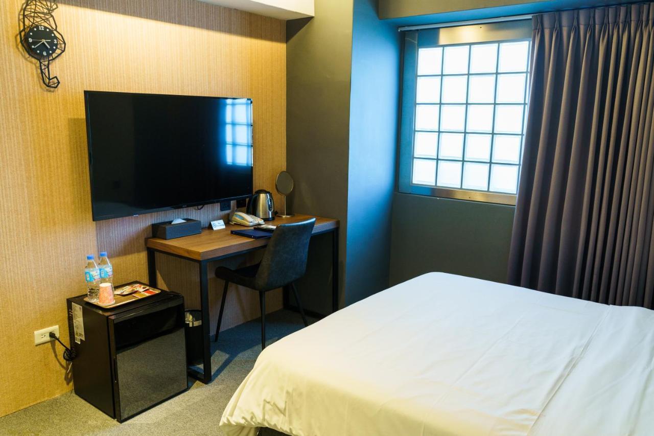 Doudian Ddinn Hotel Taichung Exteriör bild