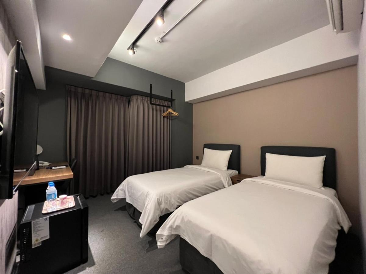 Doudian Ddinn Hotel Taichung Exteriör bild