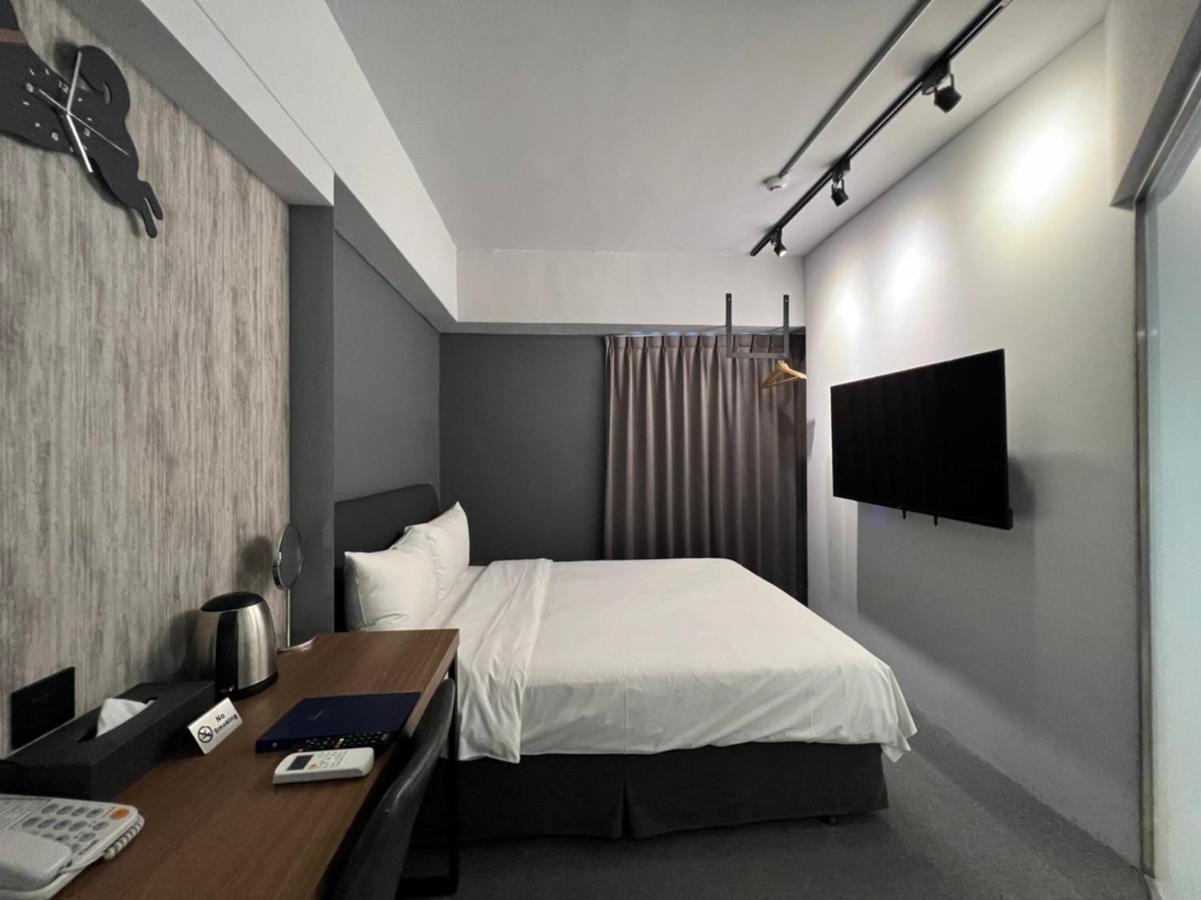 Doudian Ddinn Hotel Taichung Exteriör bild