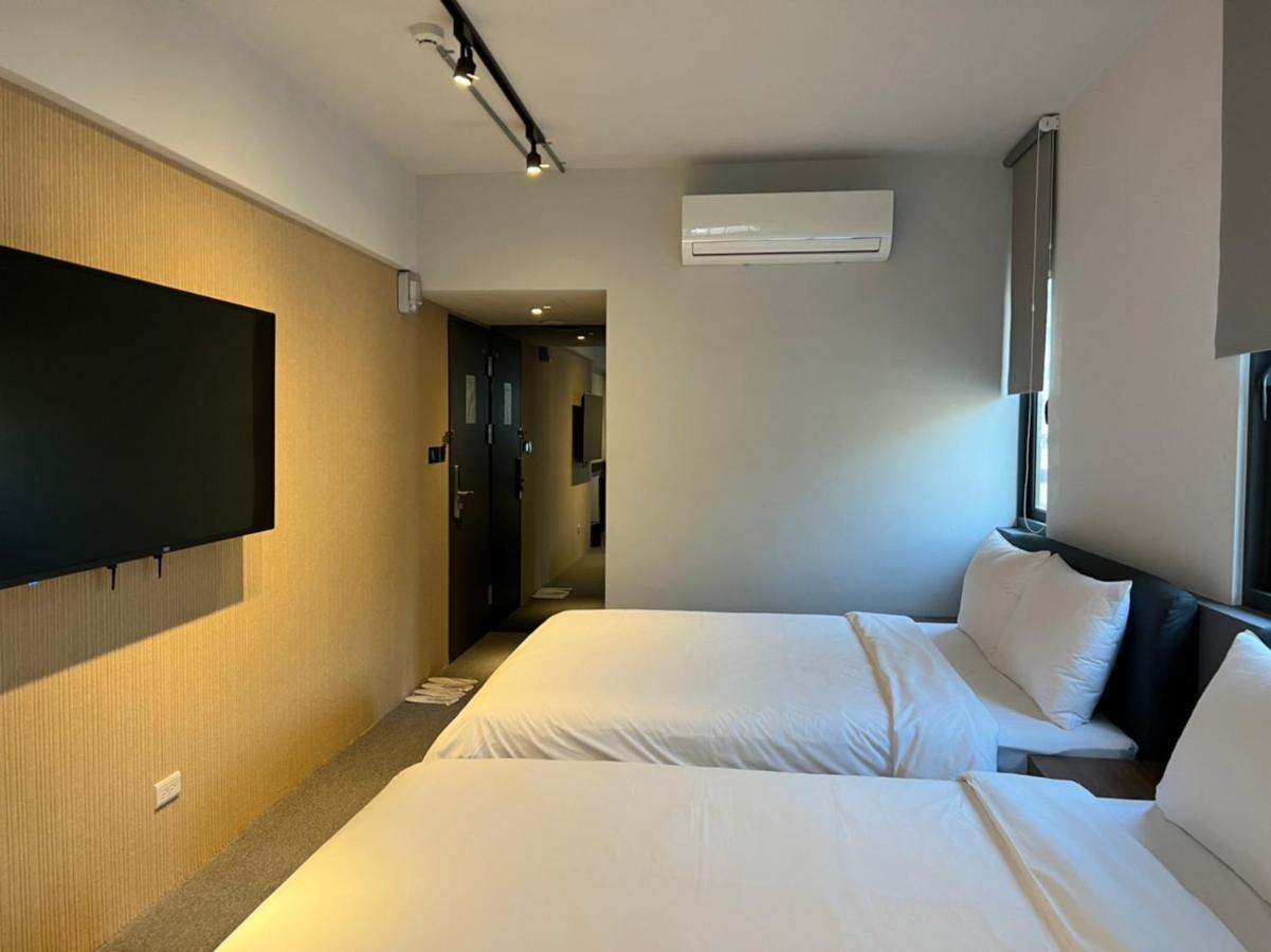 Doudian Ddinn Hotel Taichung Exteriör bild