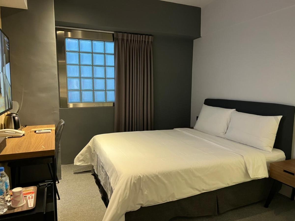 Doudian Ddinn Hotel Taichung Exteriör bild