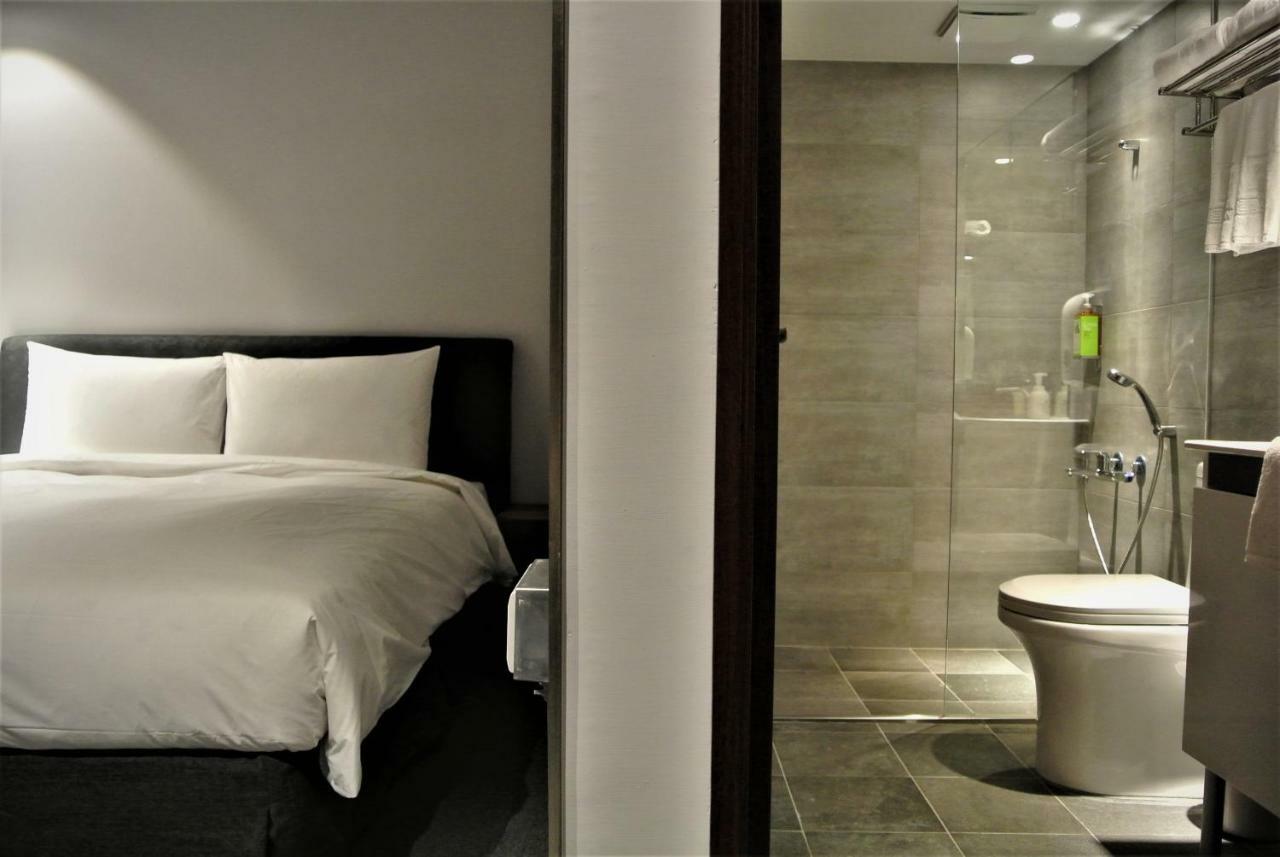 Doudian Ddinn Hotel Taichung Exteriör bild