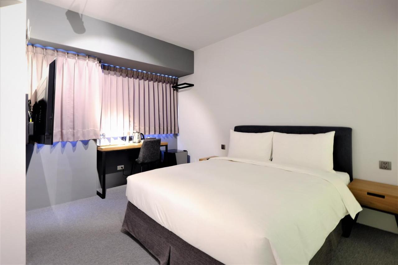 Doudian Ddinn Hotel Taichung Exteriör bild